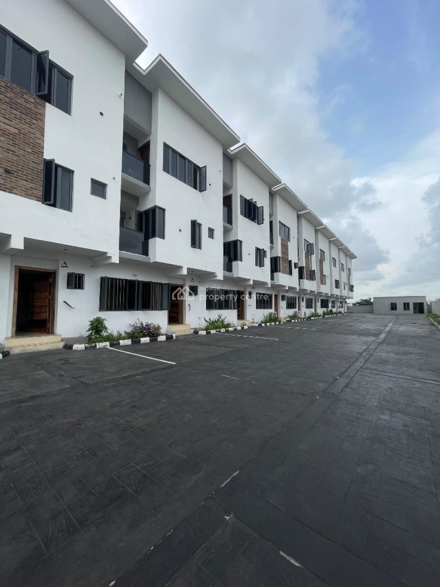 4 Bedroom Terrace + Bq+ Swimming Pool + Gym, Lekki Phase 1, Lekki, Lagos, Terraced Duplex for Rent