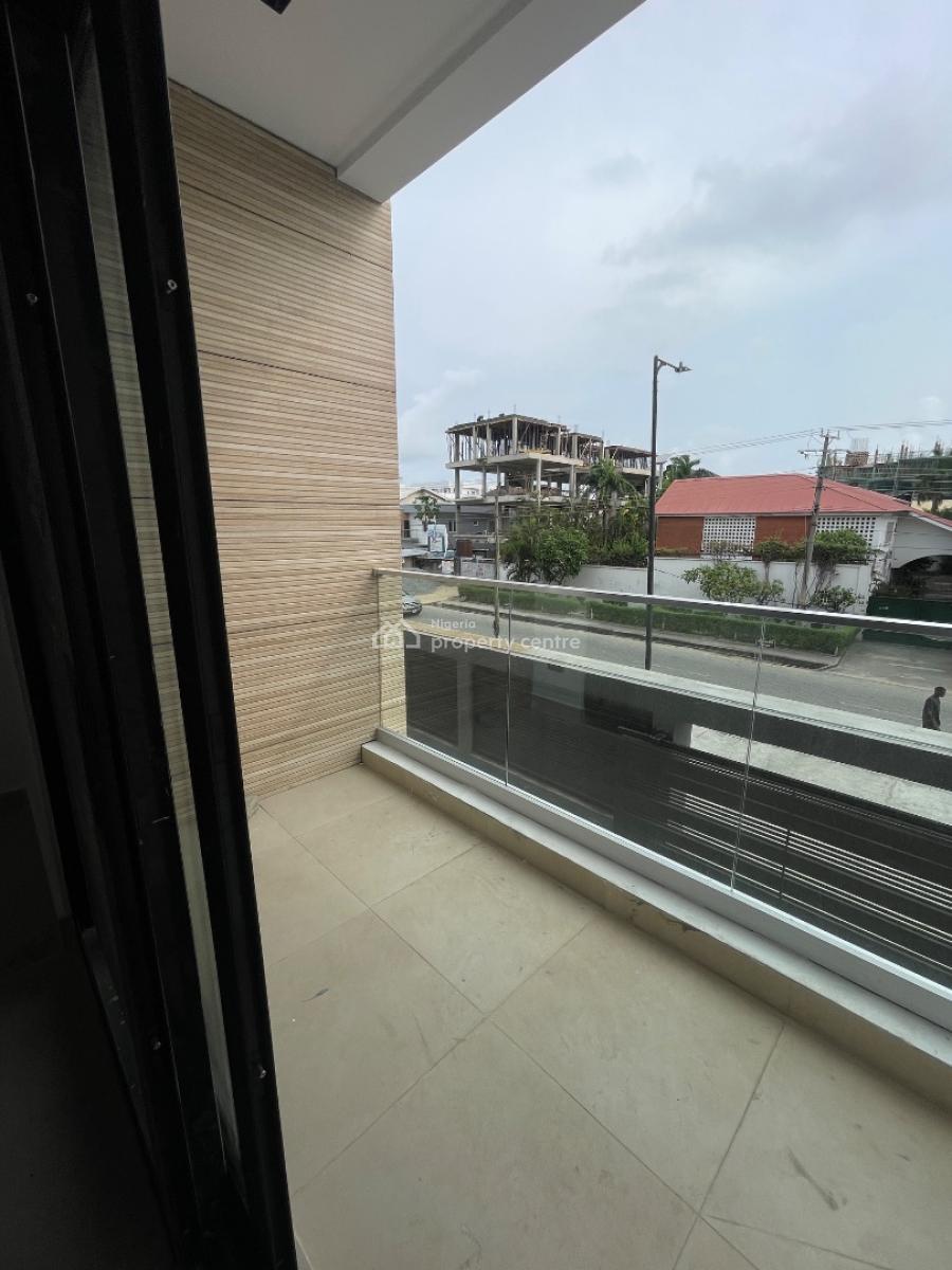 4 Bedroom Terrace + Bq+ Swimming Pool + Gym, Lekki Phase 1, Lekki, Lagos, Terraced Duplex for Rent