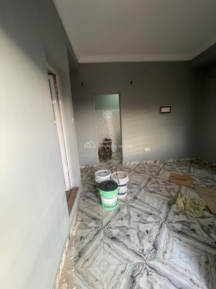 Neatly Used Studio Flat, Yaba, Yaba, Lagos, Flat / Apartment for Rent