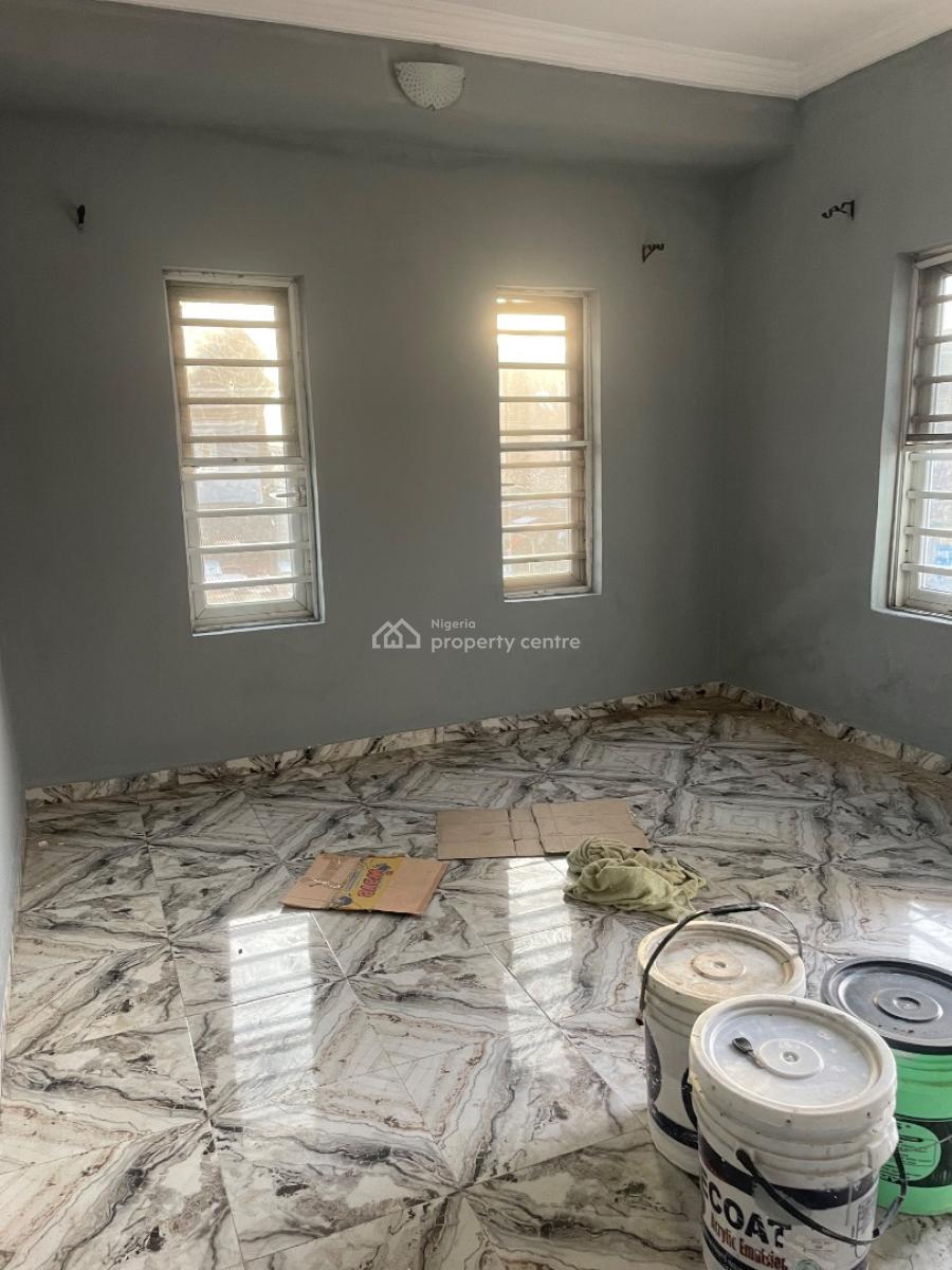 Neatly Used Studio Flat, Yaba, Yaba, Lagos, Flat / Apartment for Rent