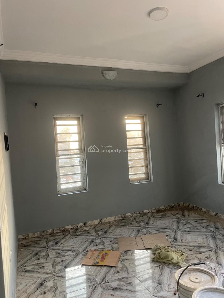 Neatly Used Studio Flat, Yaba, Yaba, Lagos, Flat / Apartment for Rent