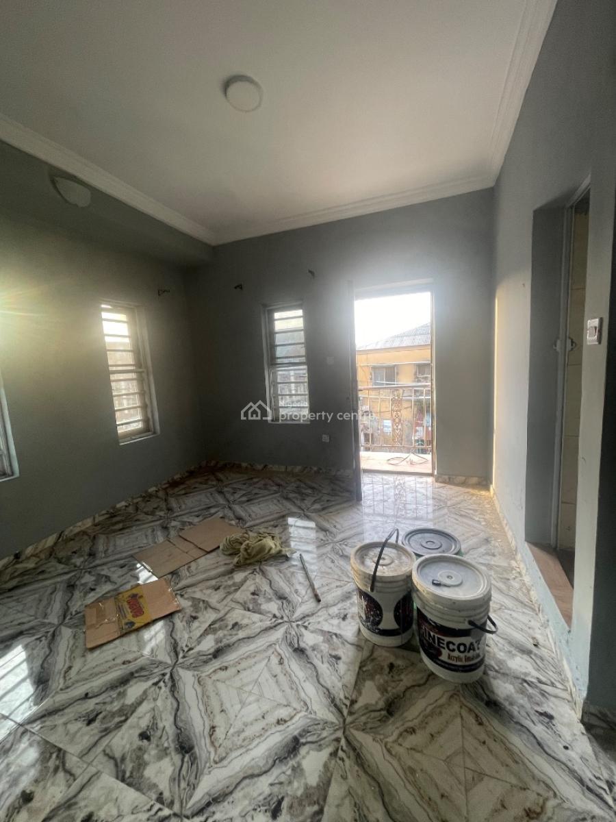 Neatly Used Studio Flat, Yaba, Yaba, Lagos, Flat / Apartment for Rent