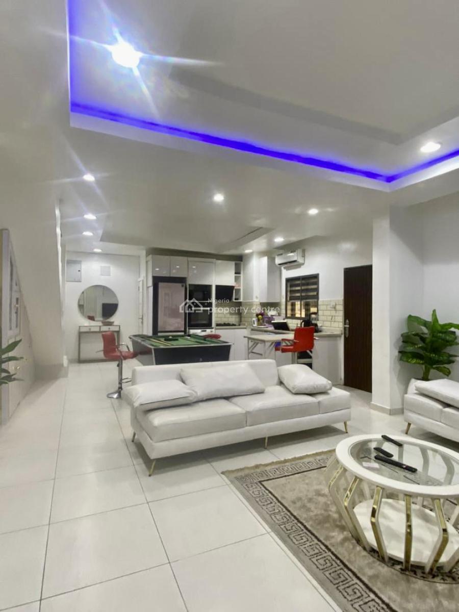 Exquisite Spacious 3 Bedroom Apartment, Lekki Phase 1, Lekki, Lagos, Flat / Apartment for Rent