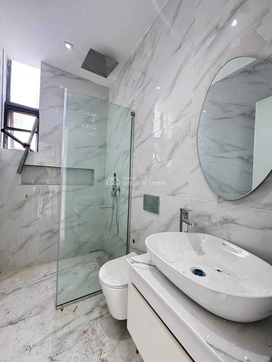 Sophisticated 2 Bedroom Apartment with Rooftop Pool,elevator and Gym, Lekki Phase 1 Lagos, Lekki Phase 1, Lekki, Lagos, Block of Flats for Sale