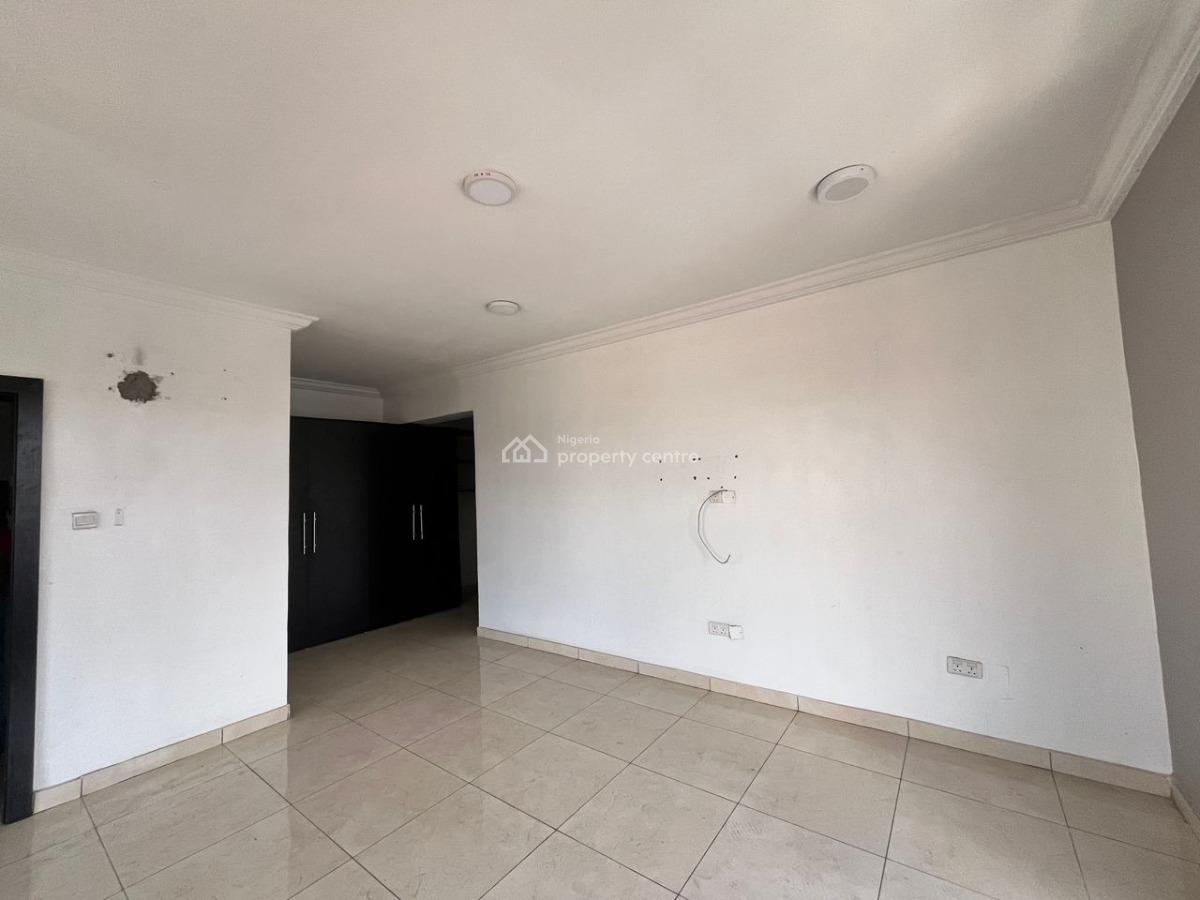 Three-bedroom Flat with B.q, All Rooms Ensuite, Fitted Kitchen Etc, 2nd Avenue Estate, Ikoyi., Ikoyi, Lagos, Flat / Apartment for Rent