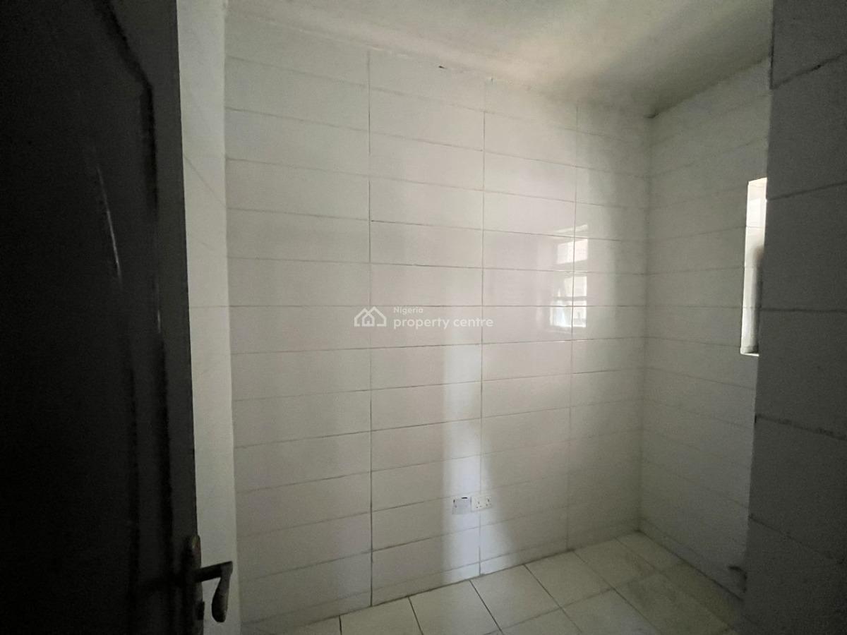 Three-bedroom Flat with B.q, All Rooms Ensuite, Fitted Kitchen Etc, 2nd Avenue Estate, Ikoyi., Ikoyi, Lagos, Flat / Apartment for Rent