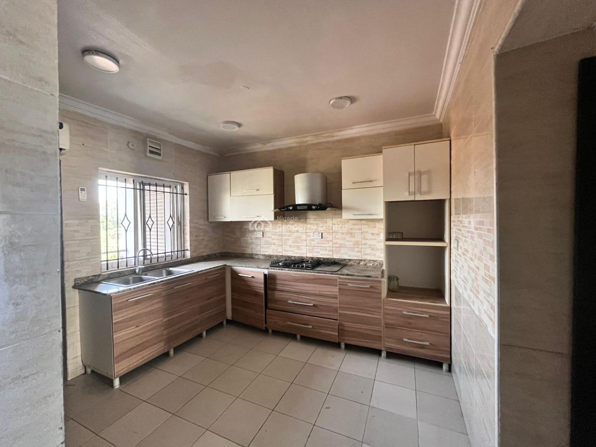 Three-bedroom Flat with B.q, All Rooms Ensuite, Fitted Kitchen Etc, 2nd Avenue Estate, Ikoyi., Ikoyi, Lagos, Flat / Apartment for Rent