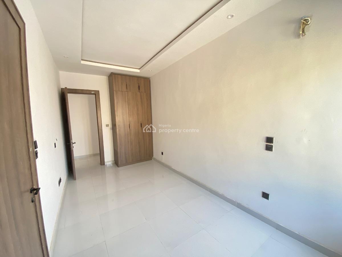 Contemporary 2 Bedroom Apartment, Lekki Phase 1, Lekki, Lagos, Flat / Apartment for Sale