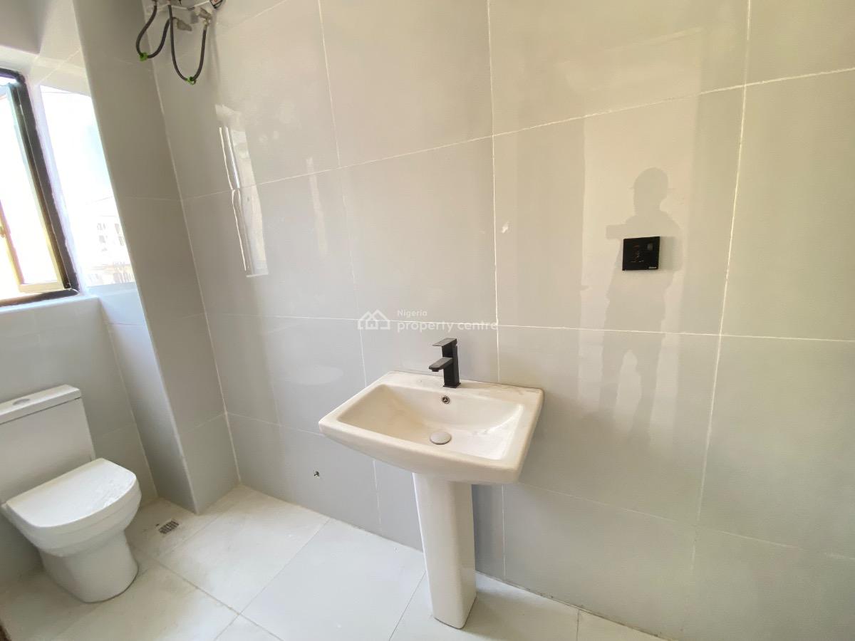 Contemporary 2 Bedroom Apartment, Lekki Phase 1, Lekki, Lagos, Flat / Apartment for Sale