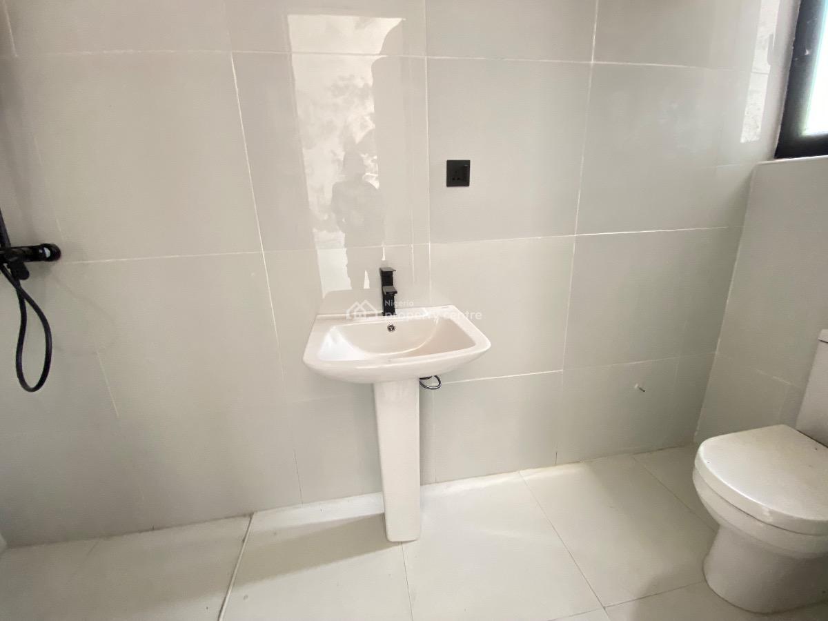 Contemporary 3 Bedroom Apartment, Freedom Way, Lekki Phase 1, Lekki, Lagos, Flat / Apartment for Sale