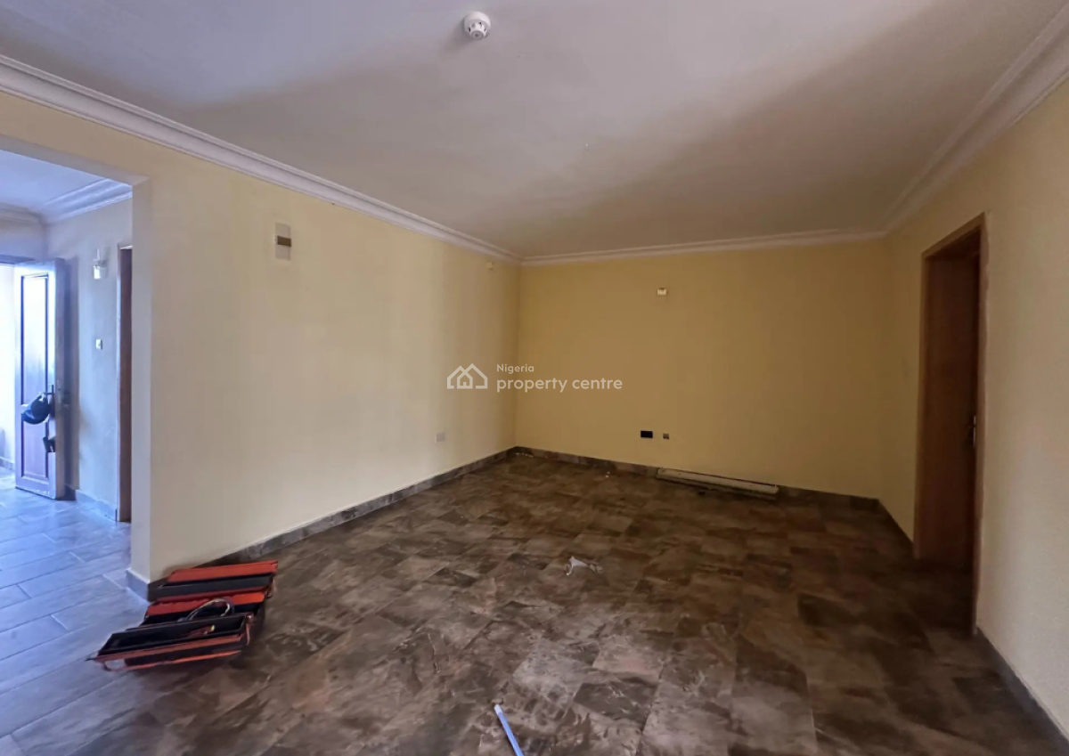 Spacious 3 Bedroom Apartment, Lekki Phase 1, Lekki, Lagos, Flat / Apartment for Rent