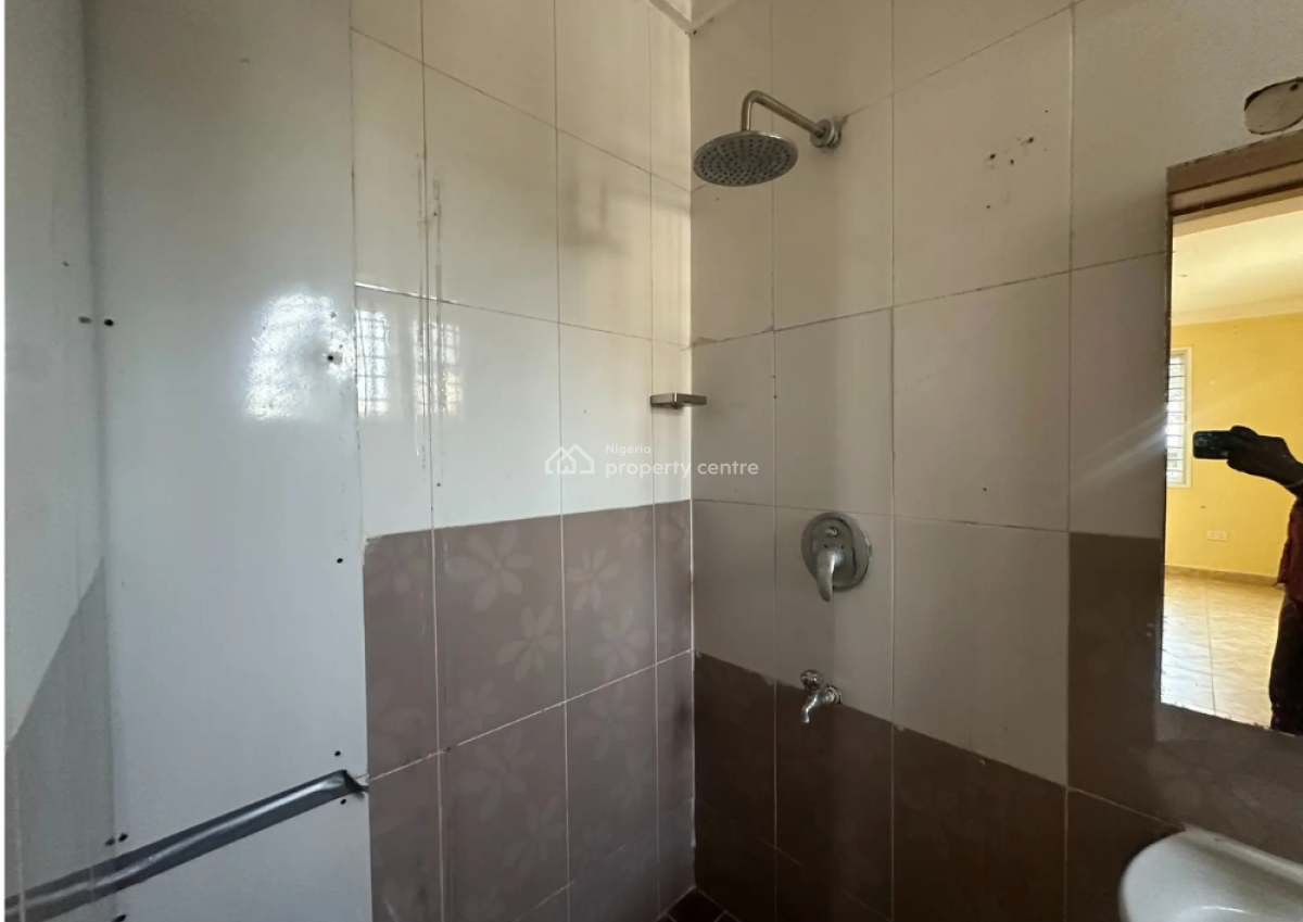 Spacious 3 Bedroom Apartment, Lekki Phase 1, Lekki, Lagos, Flat / Apartment for Rent