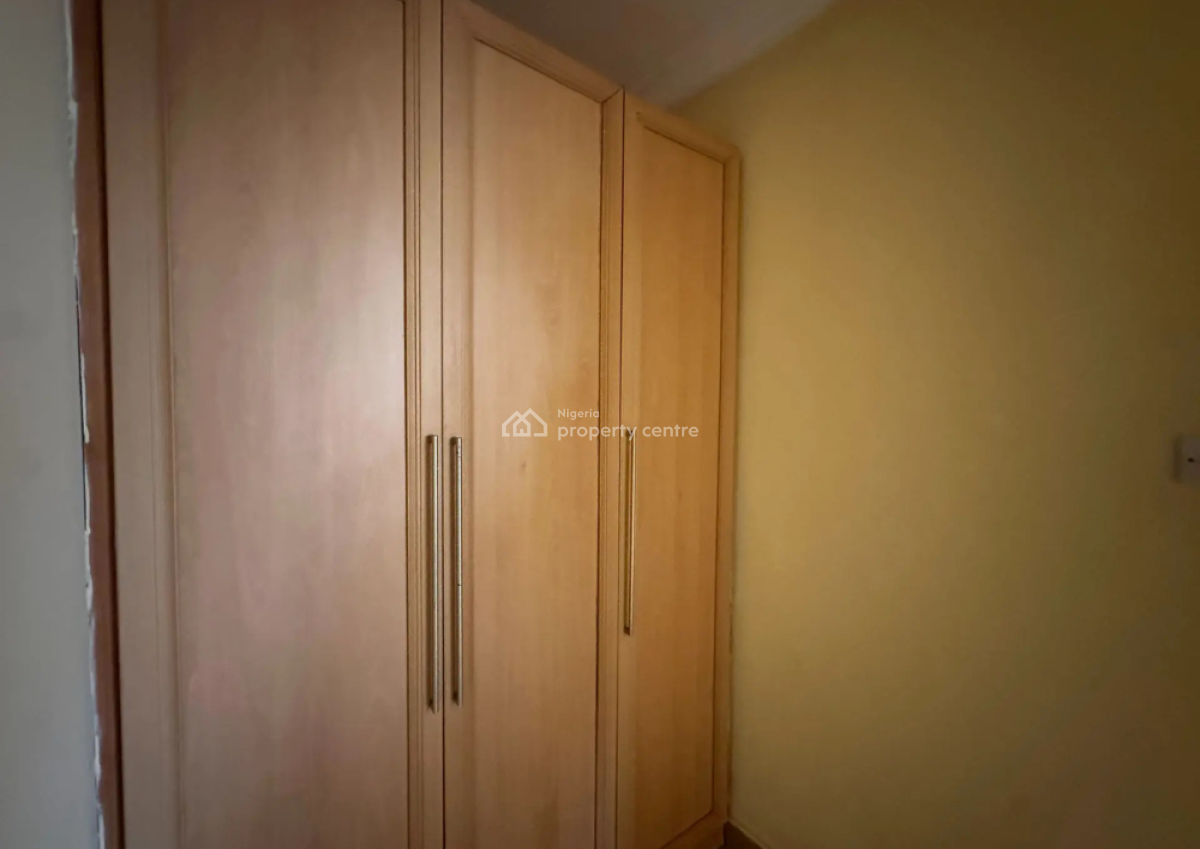 Spacious 3 Bedroom Apartment, Lekki Phase 1, Lekki, Lagos, Flat / Apartment for Rent