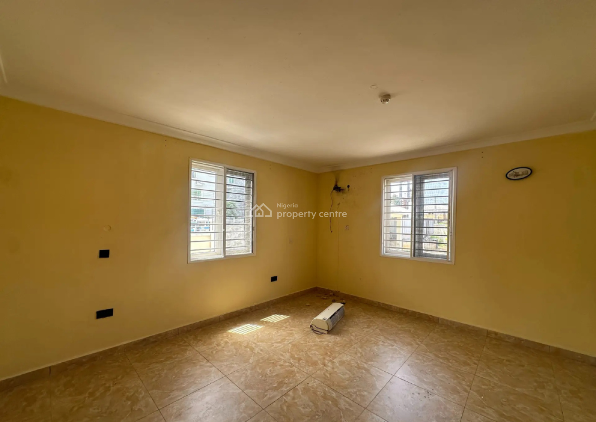 Spacious 3 Bedroom Apartment, Lekki Phase 1, Lekki, Lagos, Flat / Apartment for Rent