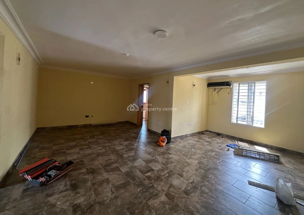 Spacious 3 Bedroom Apartment, Lekki Phase 1, Lekki, Lagos, Flat / Apartment for Rent