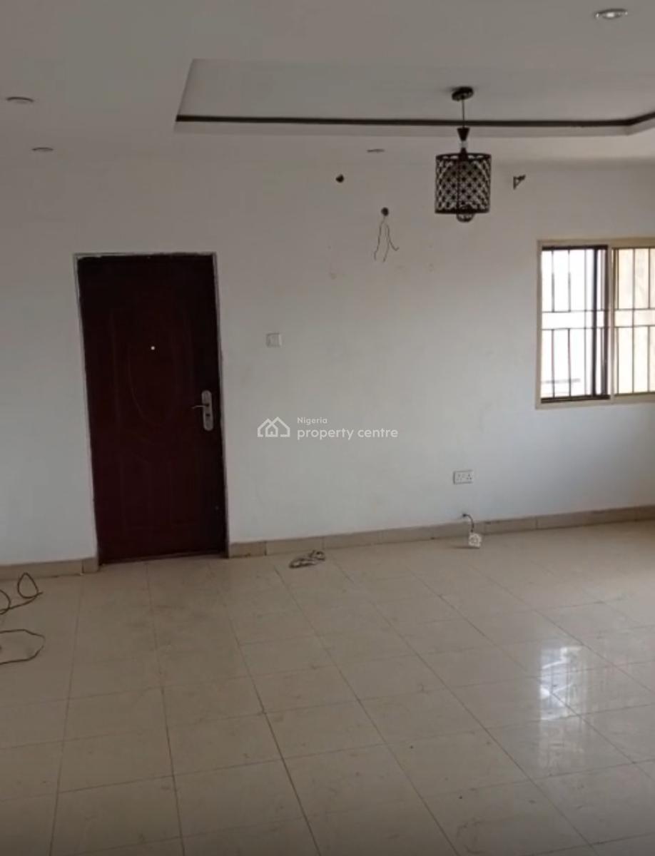 Decent 4 Bedroom Upflat (2nd Floor), Gbagada, Lagos, Flat / Apartment for Rent
