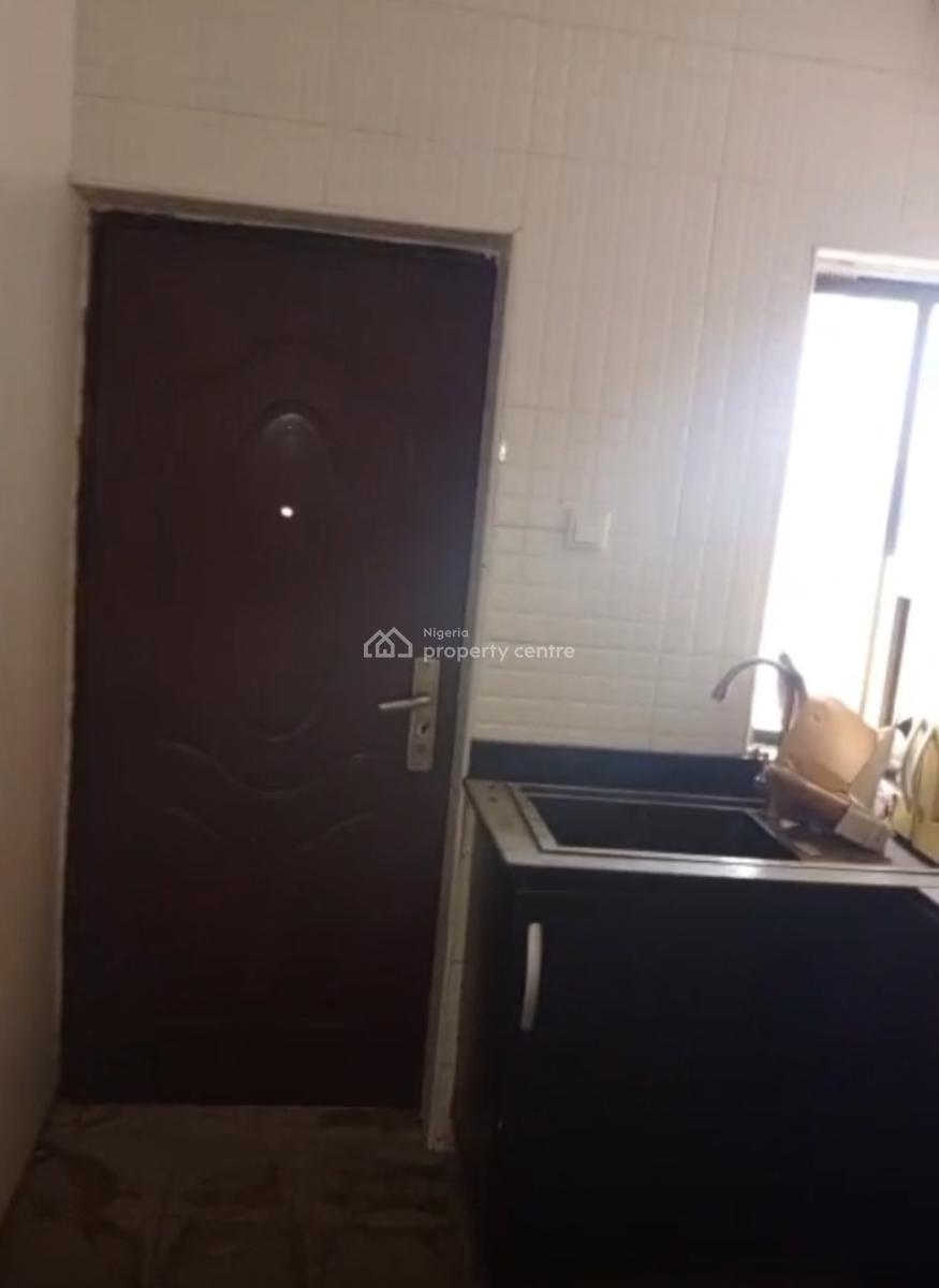 Decent 4 Bedroom Upflat (2nd Floor), Gbagada, Lagos, Flat / Apartment for Rent