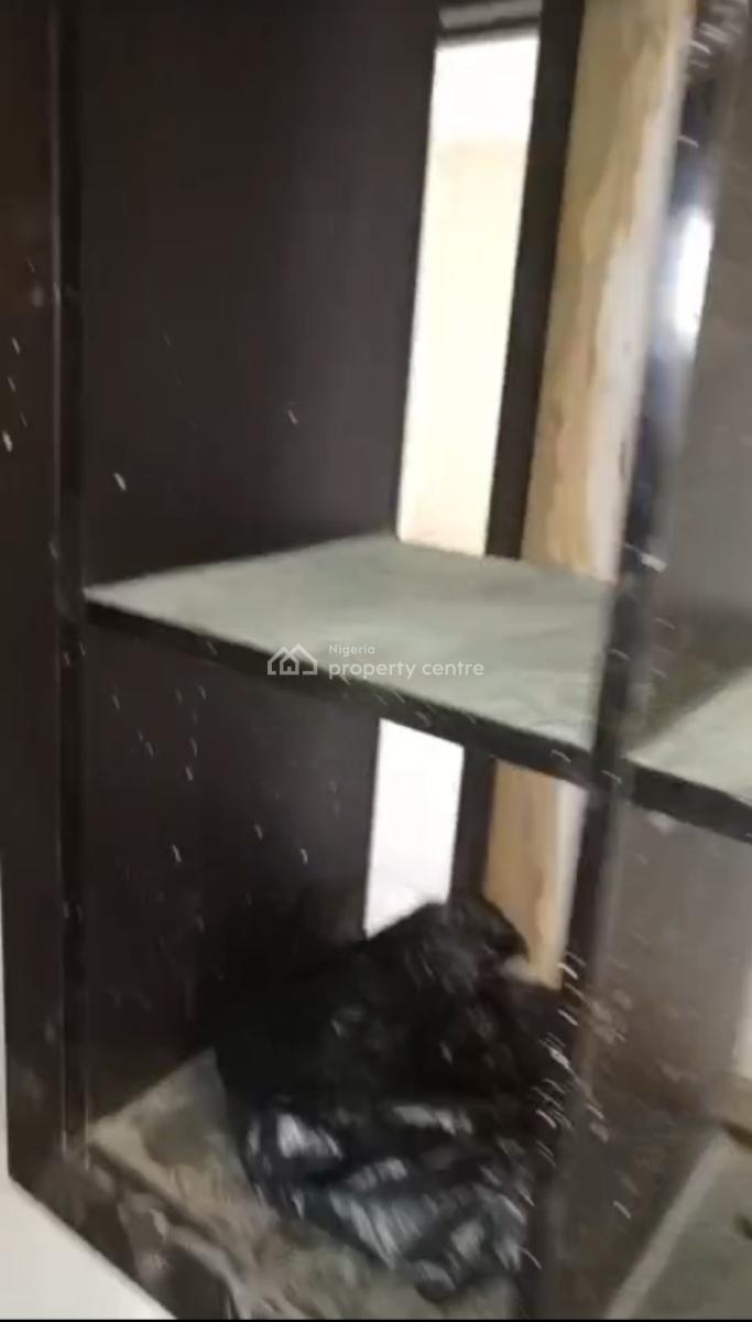 Decent 4 Bedroom Upflat (2nd Floor), Gbagada, Lagos, Flat / Apartment for Rent