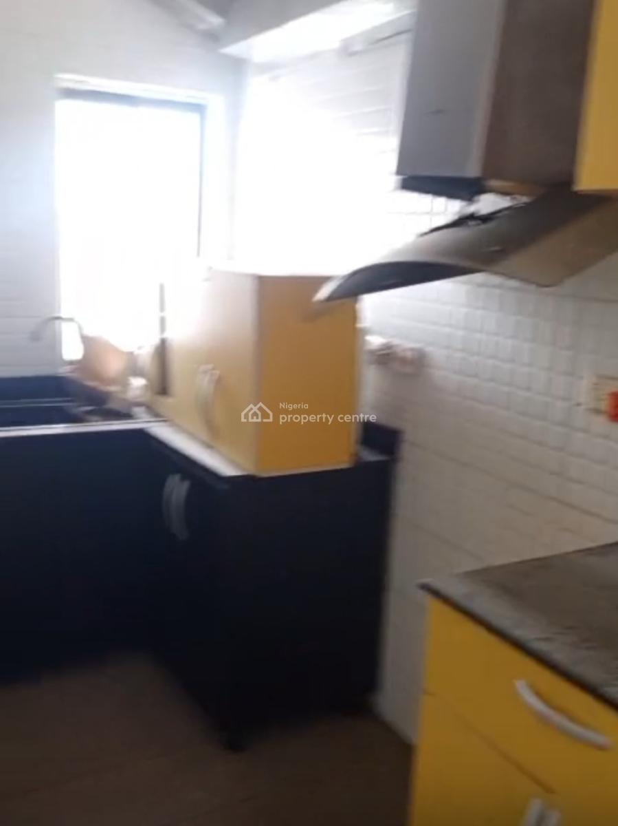 Decent 4 Bedroom Upflat (2nd Floor), Gbagada, Lagos, Flat / Apartment for Rent