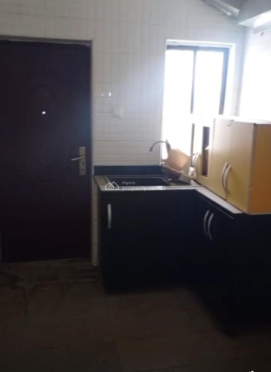 Decent 4 Bedroom Upflat (2nd Floor), Gbagada, Lagos, Flat / Apartment for Rent