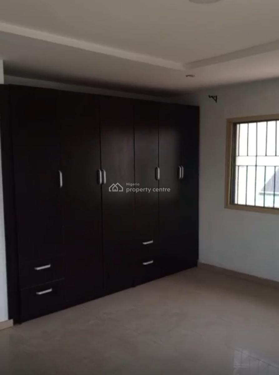 Decent 4 Bedroom Upflat (2nd Floor), Gbagada, Lagos, Flat / Apartment for Rent