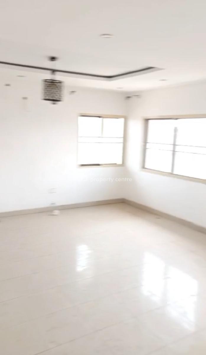 Decent 4 Bedroom Upflat (2nd Floor), Gbagada, Lagos, Flat / Apartment for Rent