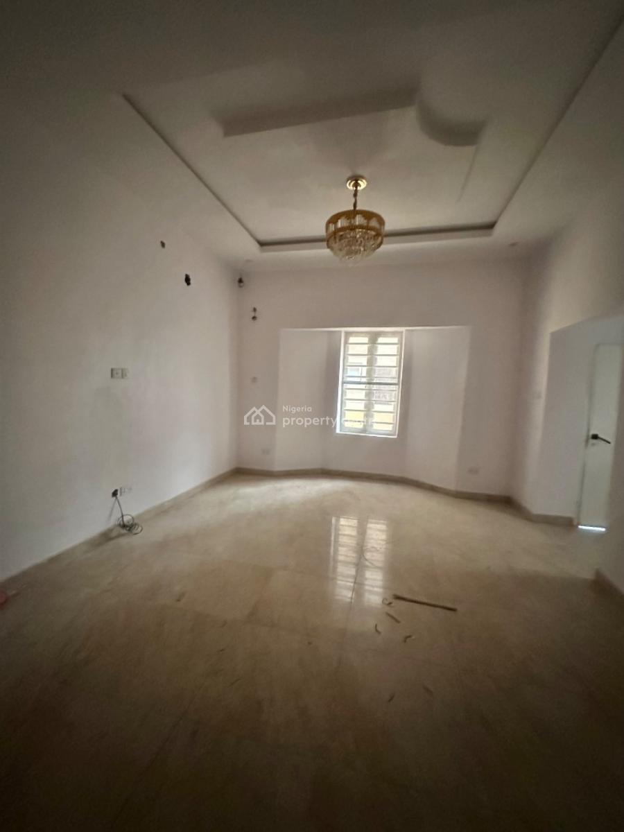 a Big Single Room in a Shared Apt, Ikota Gra, Ikota, Lekki, Lagos, Terraced Duplex for Rent