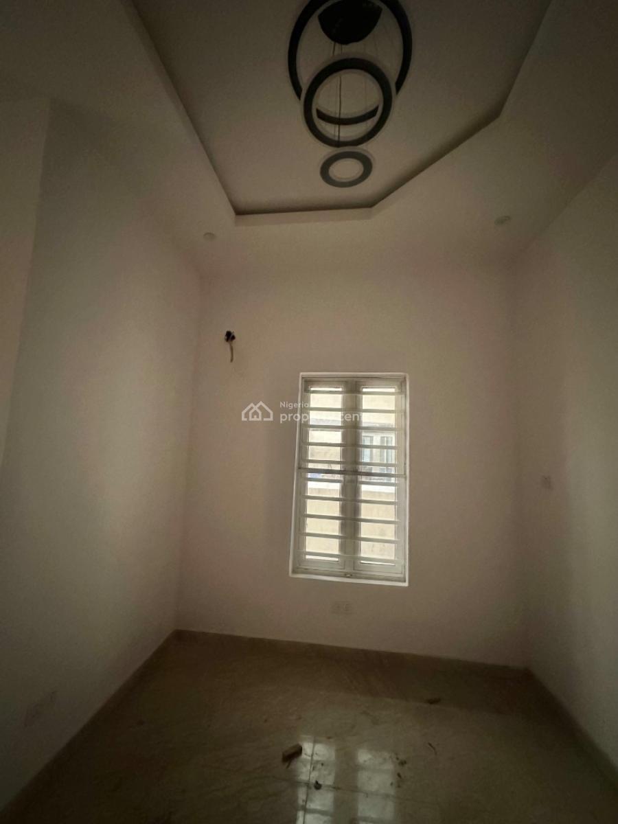 a Big Single Room in a Shared Apt, Ikota Gra, Ikota, Lekki, Lagos, Terraced Duplex for Rent