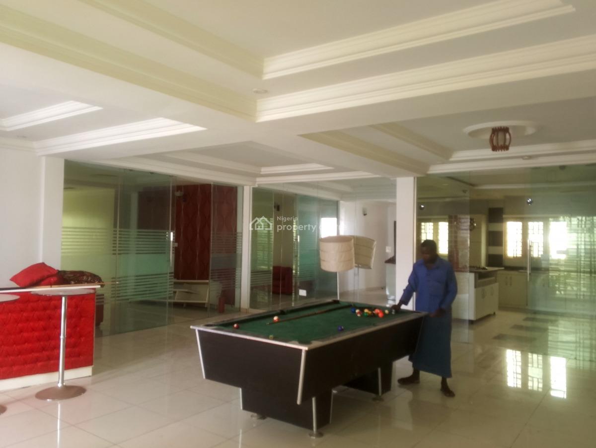 Serviced 2 Bedroom Pent House with a Lagoon View, Behind Admiralty, Lekki Phase 1, Lekki, Lagos, Flat / Apartment for Rent