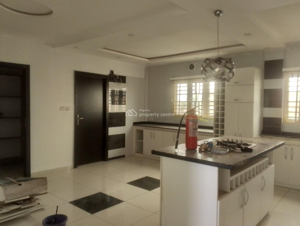 Serviced 2 Bedroom Pent House with a Lagoon View, Behind Admiralty, Lekki Phase 1, Lekki, Lagos, Flat / Apartment for Rent