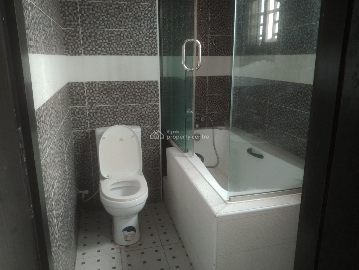 Serviced 2 Bedroom Pent House with a Lagoon View, Behind Admiralty, Lekki Phase 1, Lekki, Lagos, Flat / Apartment for Rent