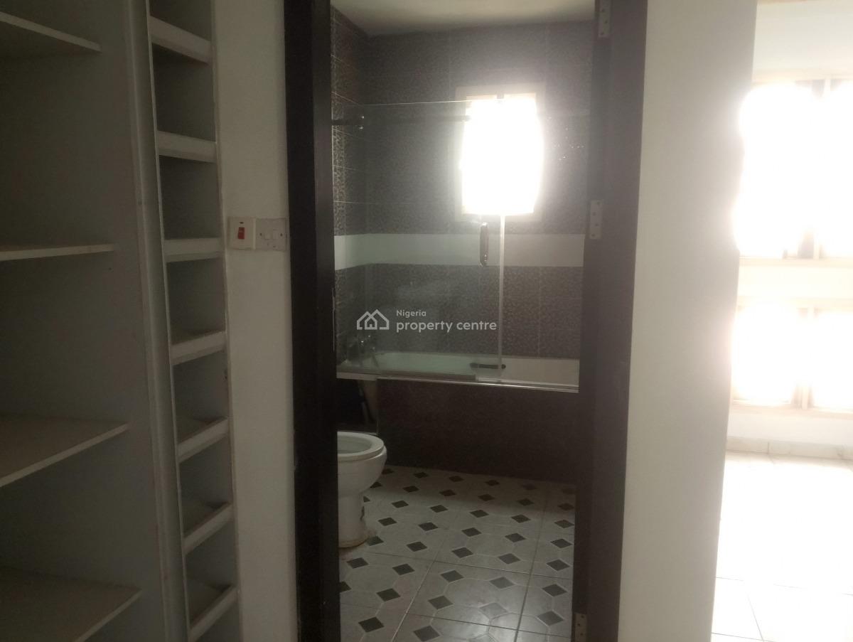 Serviced 2 Bedroom Pent House with a Lagoon View, Behind Admiralty, Lekki Phase 1, Lekki, Lagos, Flat / Apartment for Rent