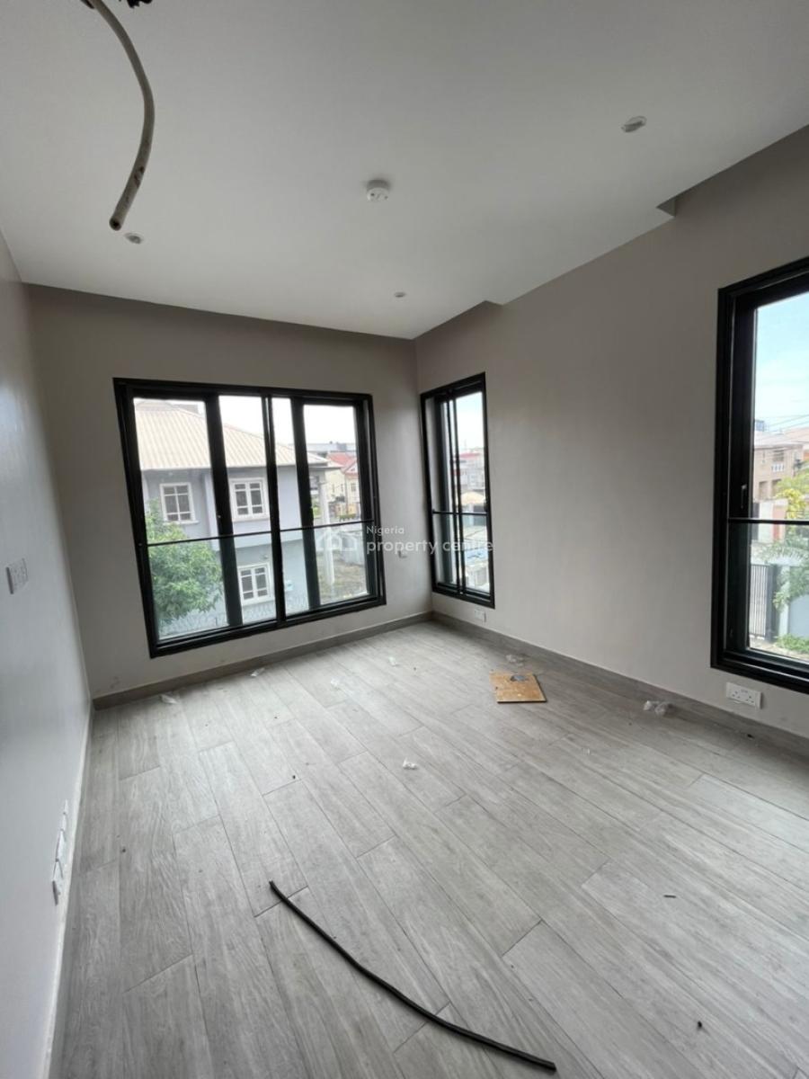 Newly Built and Serviced 3 Bedroom En-suite Terraced Duplex with an En, Lekki Phase 1, Lekki, Lagos, Terraced Duplex for Rent