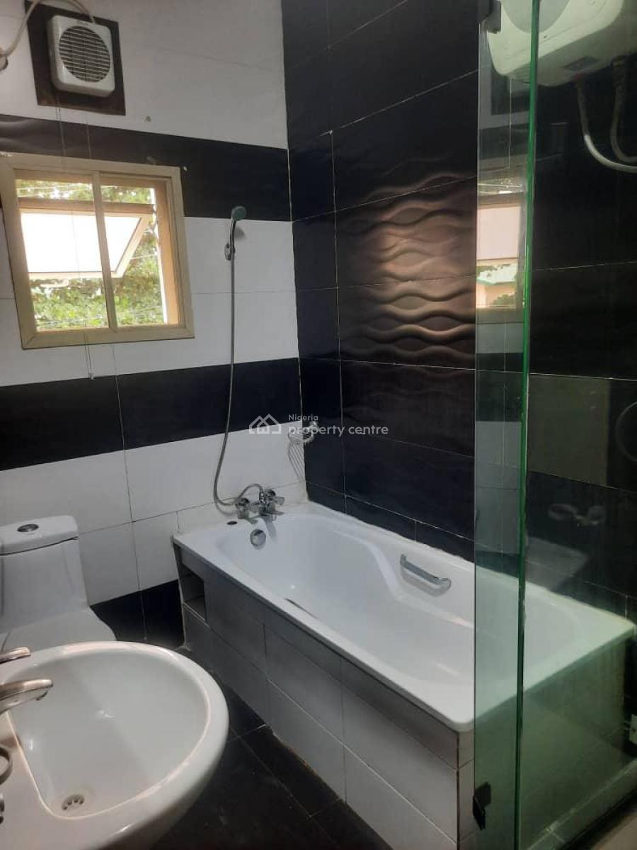 Standard 3bedroom Apartment with Bq and Pool, Off Admiralty Road, Lekki Phase 1, Lekki, Lagos, Flat / Apartment for Rent