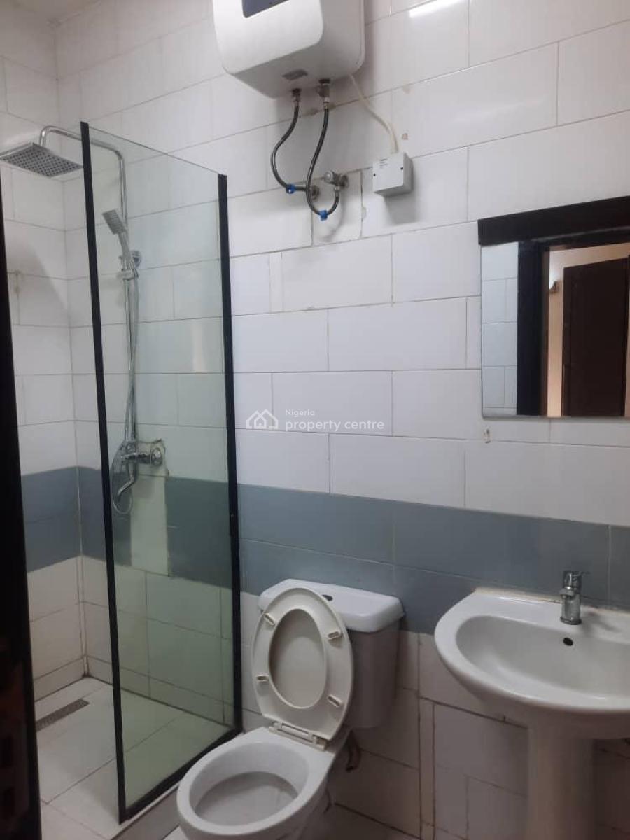 Standard 3bedroom Apartment with Bq and Pool, Off Admiralty Road, Lekki Phase 1, Lekki, Lagos, Flat / Apartment for Rent