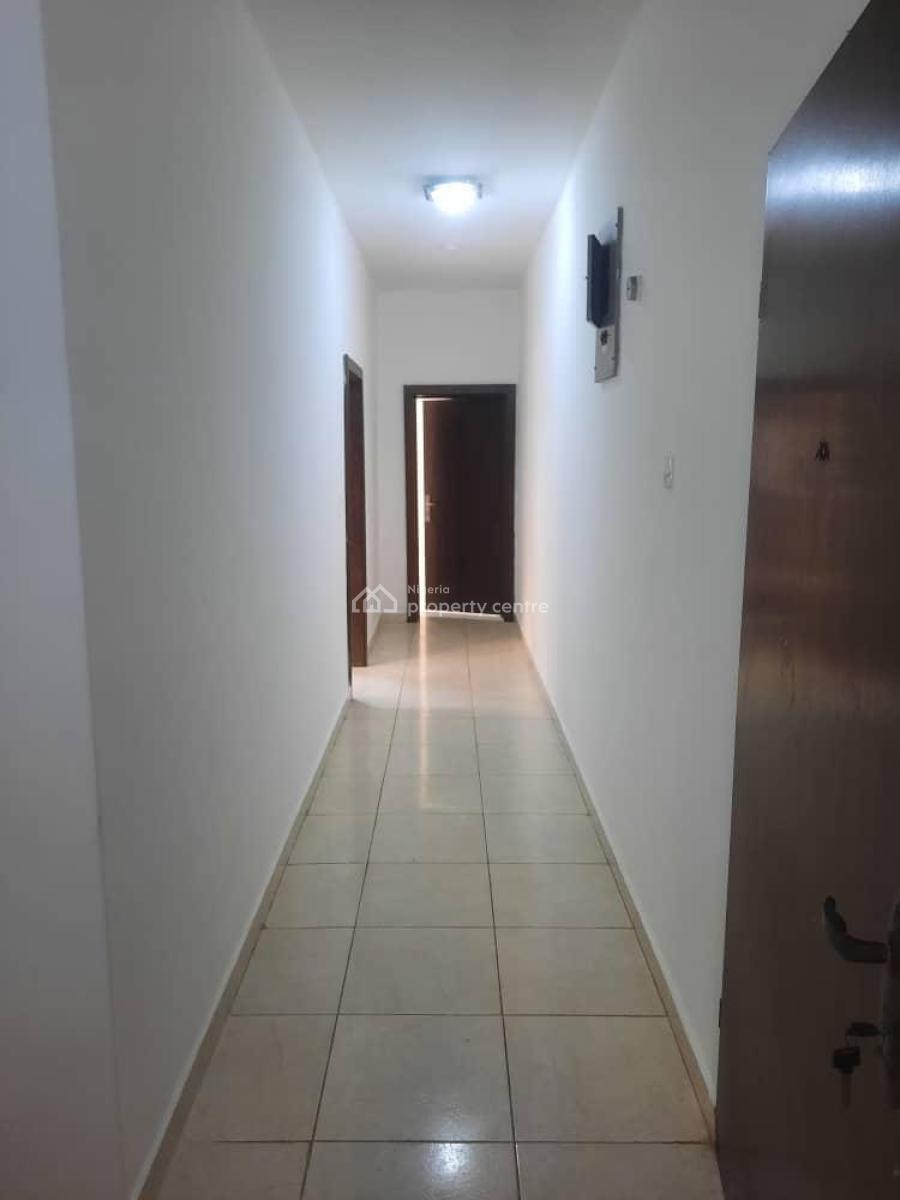 Standard 3bedroom Apartment with Bq and Pool, Off Admiralty Road, Lekki Phase 1, Lekki, Lagos, Flat / Apartment for Rent