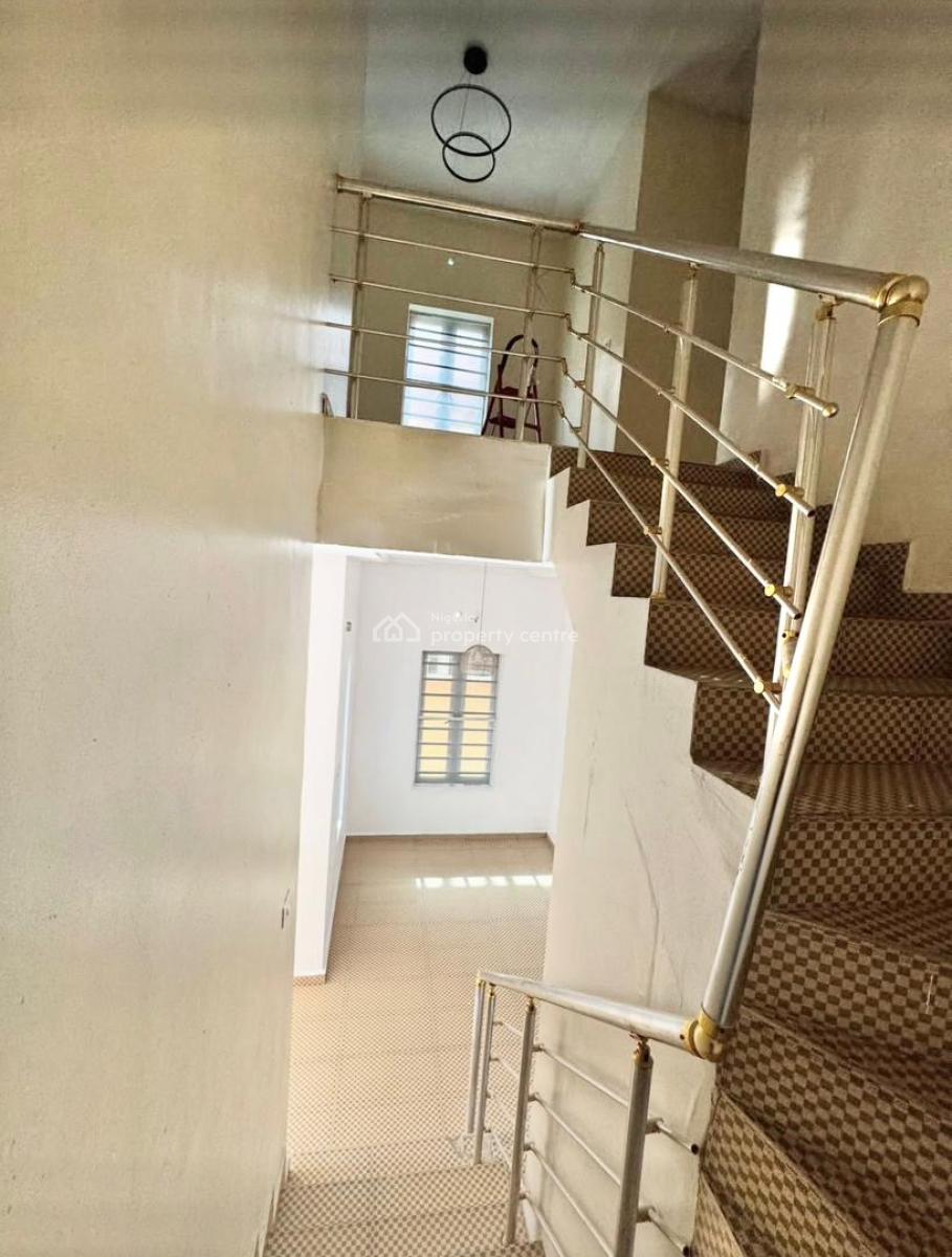 4 Bedrooms, Ologolo, Lekki, Lagos, Semi-detached Duplex for Rent