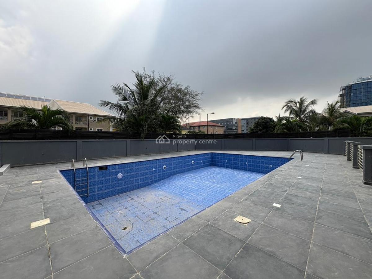 Newly Renovated 3-bedroom Apartment + Bq, Lekki Phase 1, Lekki, Lagos, Flat / Apartment for Rent