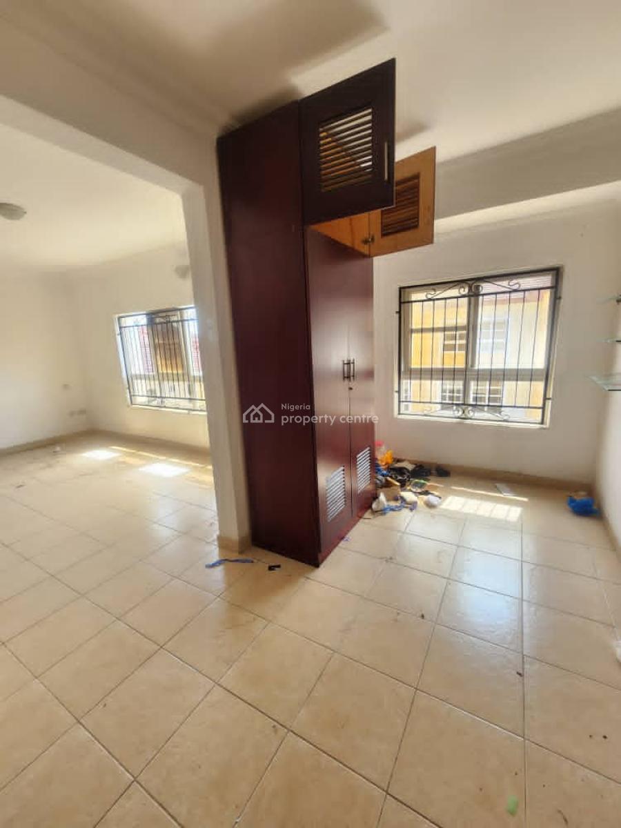 Neatly Used 5 Bedroom Terrace Triplex, Bourdillon Court, Chevron Drive, Lekki, Lagos, Terraced Duplex for Rent