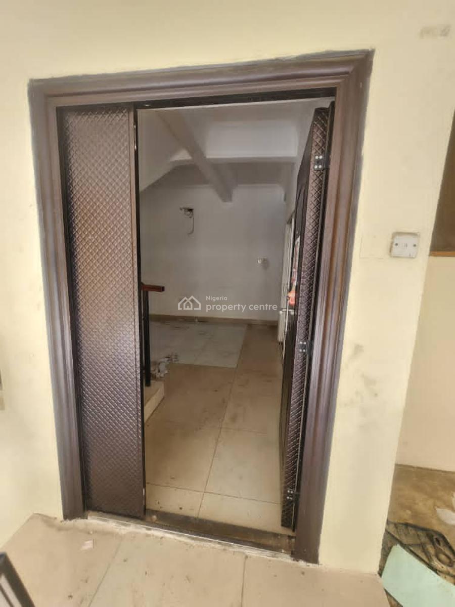 Neatly Used 5 Bedroom Terrace Triplex, Bourdillon Court, Chevron Drive, Lekki, Lagos, Terraced Duplex for Rent