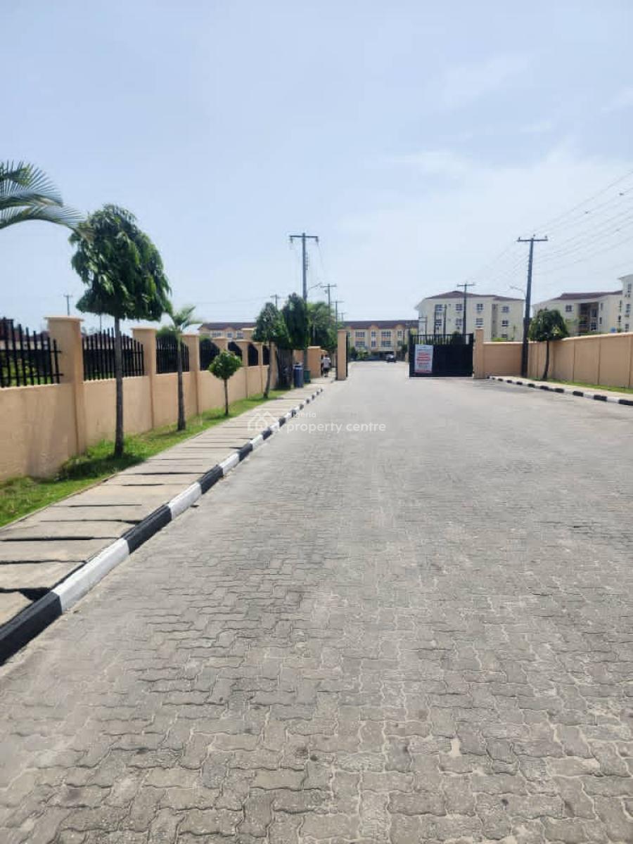 Neatly Used 5 Bedroom Terrace Triplex, Bourdillon Court, Chevron Drive, Lekki, Lagos, Terraced Duplex for Rent