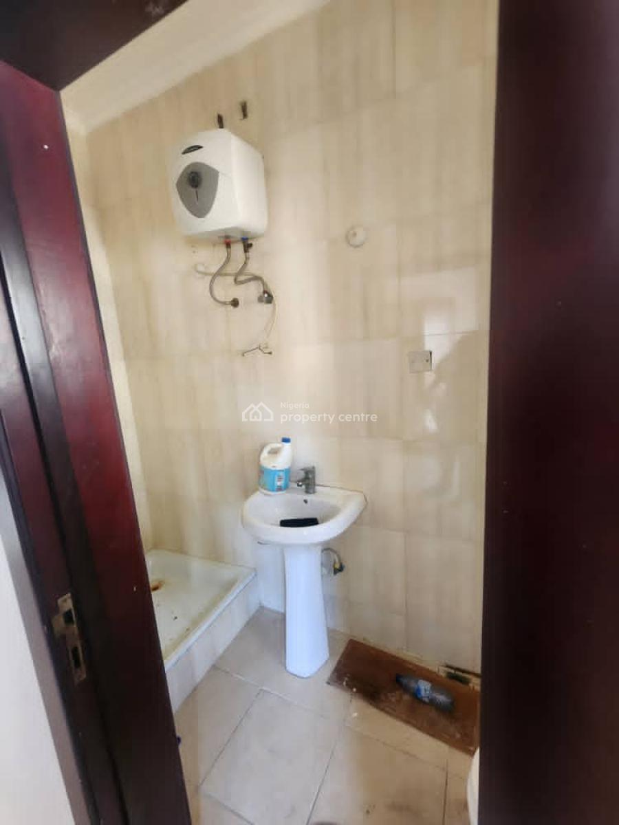 Neatly Used 5 Bedroom Terrace Triplex, Bourdillon Court, Chevron Drive, Lekki, Lagos, Terraced Duplex for Rent