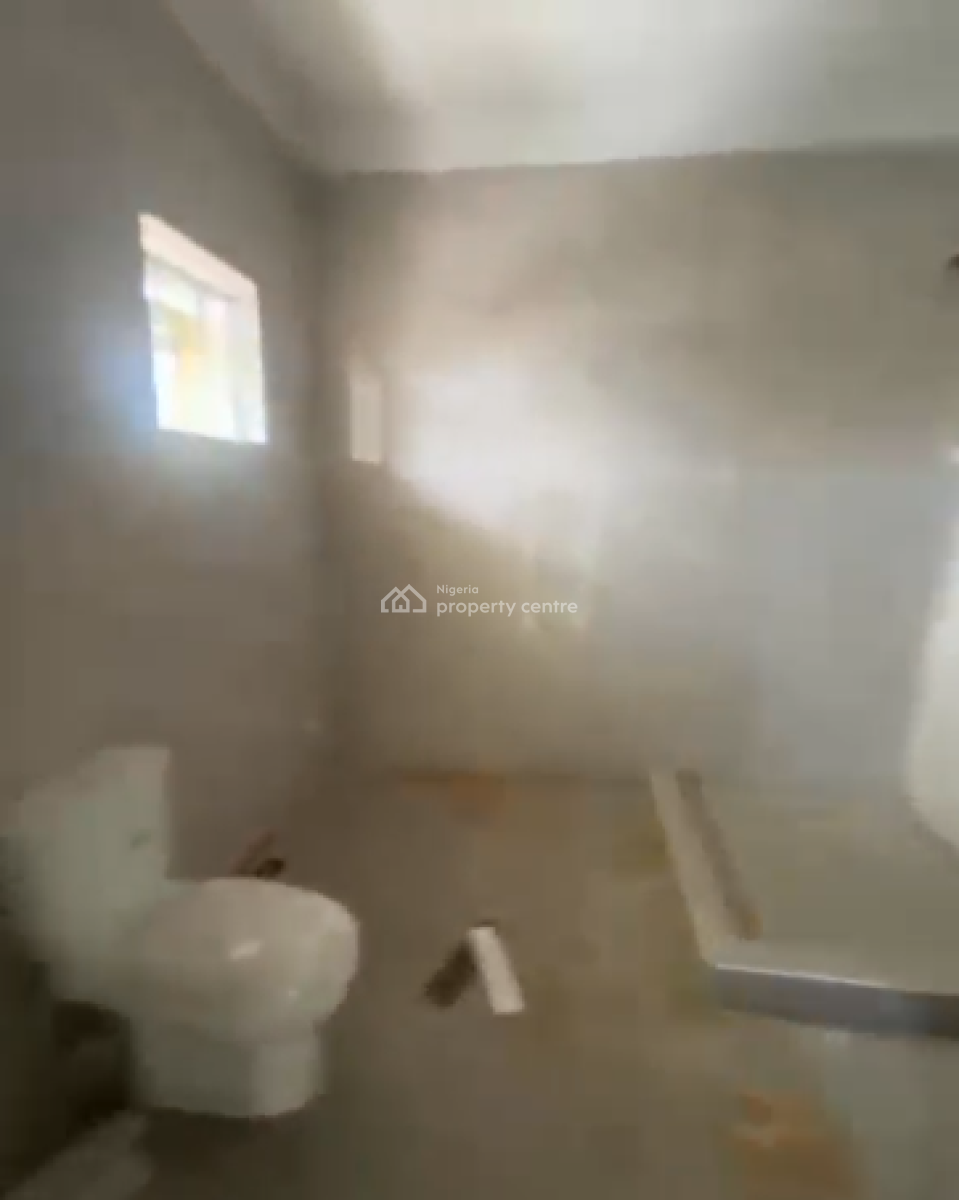 Big Master Bedroom Upstairs, Ocean Bay Estate, Orchid Rd, Lekki Phase 2, Lekki, Lagos, Flat / Apartment for Rent