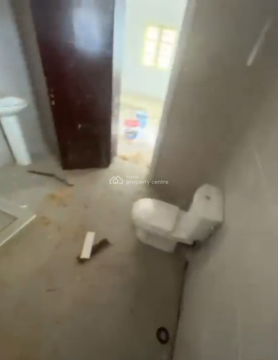 Big Master Bedroom Upstairs, Ocean Bay Estate, Orchid Rd, Lekki Phase 2, Lekki, Lagos, Flat / Apartment for Rent