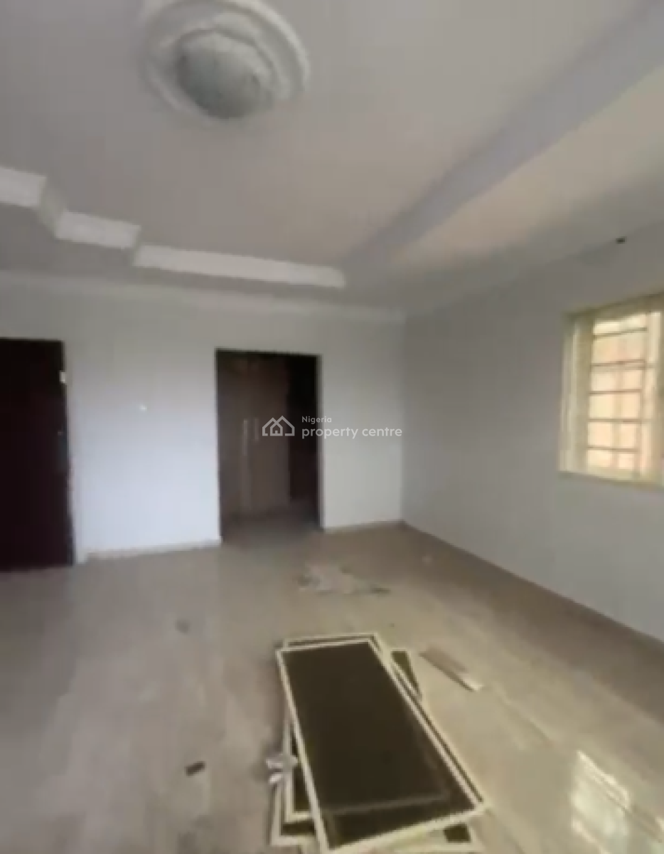 Big Master Bedroom Upstairs, Ocean Bay Estate, Orchid Rd, Lekki Phase 2, Lekki, Lagos, Flat / Apartment for Rent