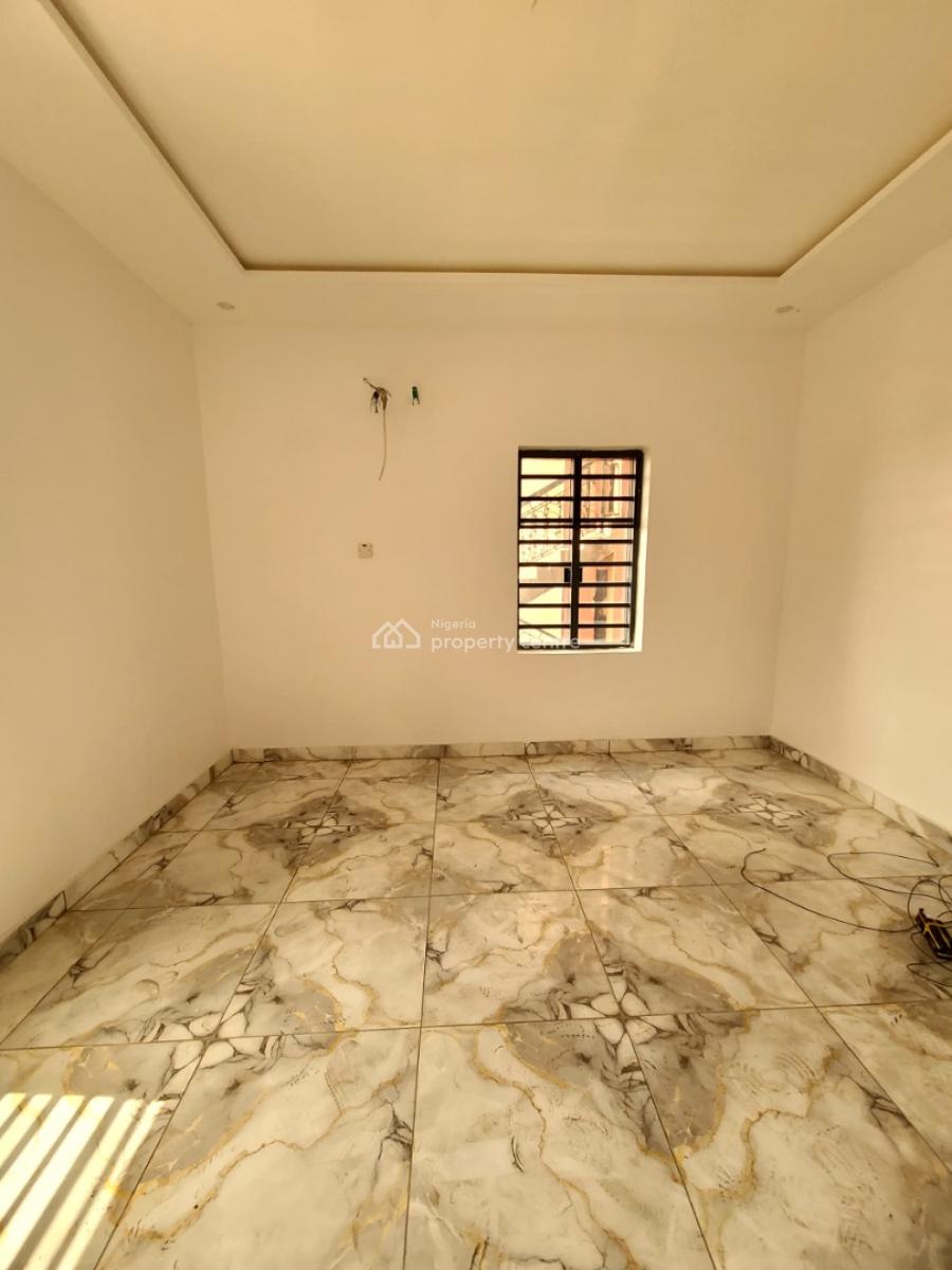 Luxury and Spacious 2-bedroom Apartment, Salami Street, Iwaya, Yaba, Lagos, Flat / Apartment for Rent