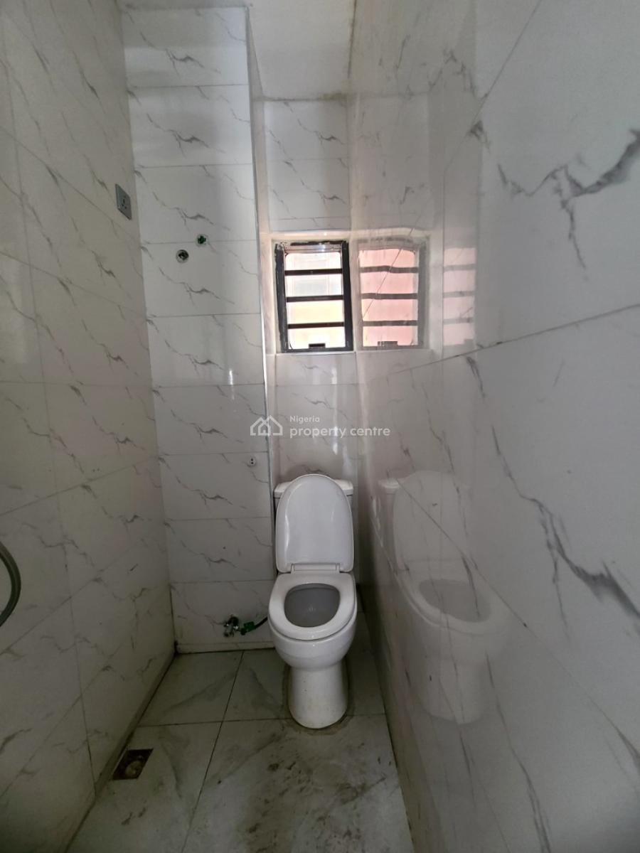 Luxury and Spacious 2-bedroom Apartment, Salami Street, Iwaya, Yaba, Lagos, Flat / Apartment for Rent