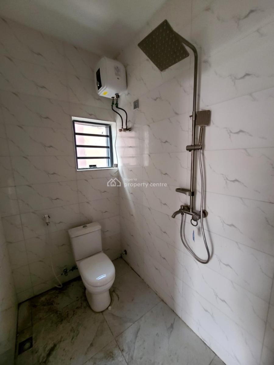 Luxury and Spacious 2-bedroom Apartment, Salami Street, Iwaya, Yaba, Lagos, Flat / Apartment for Rent