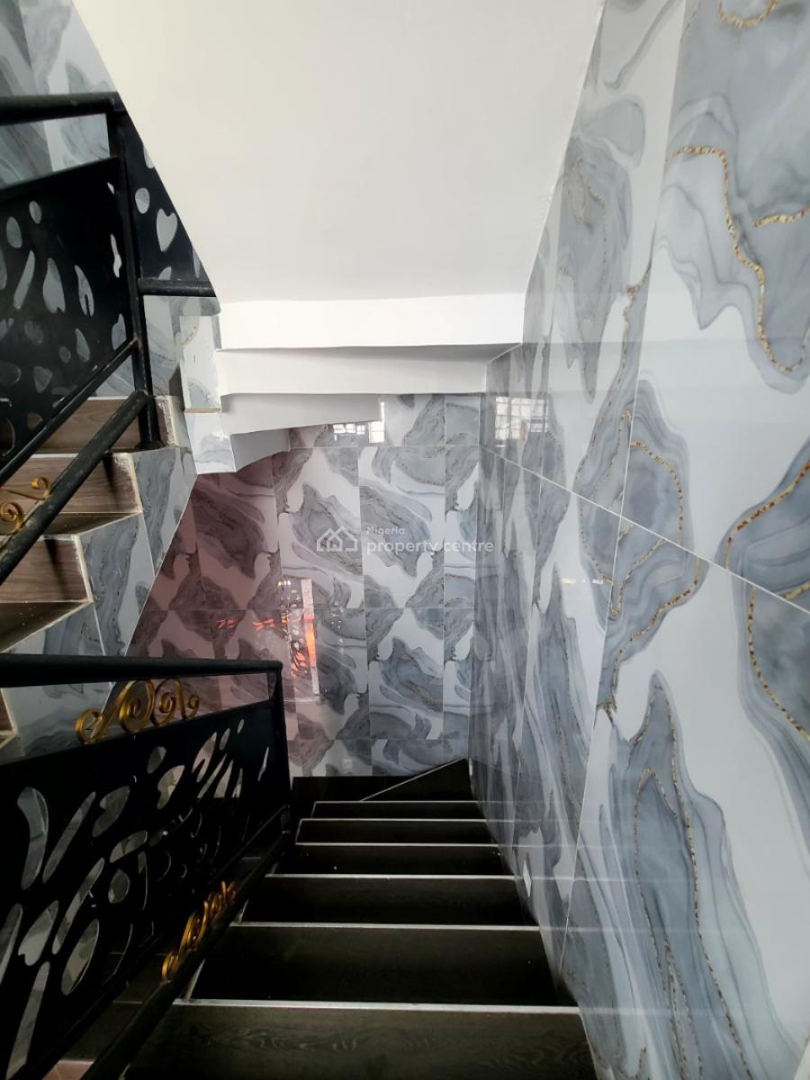 Luxury and Spacious 2-bedroom Apartment, Salami Street, Iwaya, Yaba, Lagos, Flat / Apartment for Rent