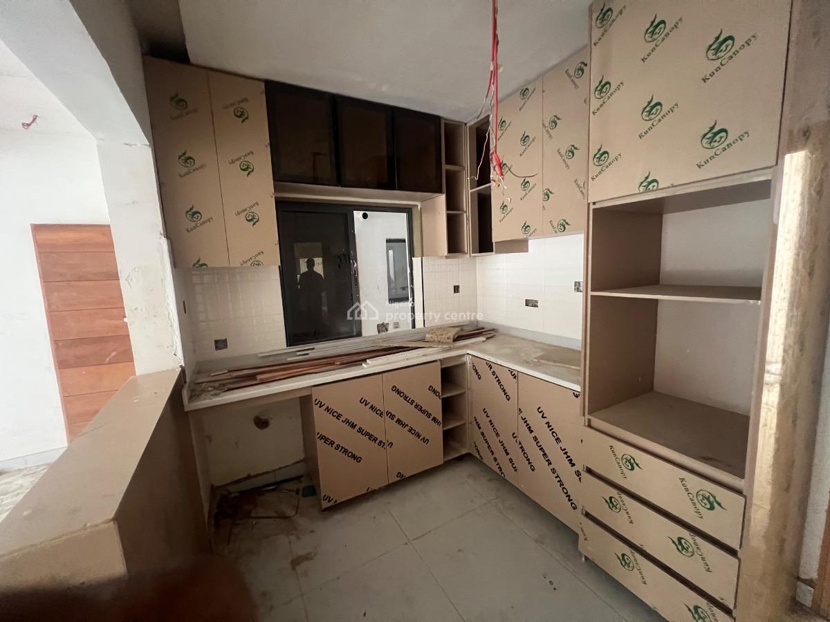 2 Bedroom Apartment with Bq, Babatope Bejide Crescent, Lekki Phase 1, Lekki, Lagos, Flat / Apartment for Sale